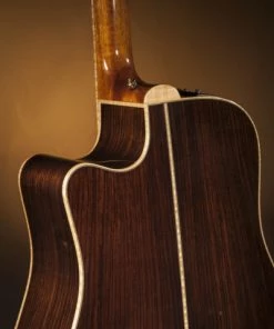 PRO MUSIC Takamine Pro Series 7 Dreadnought AC/EL Guitar With Cutaway